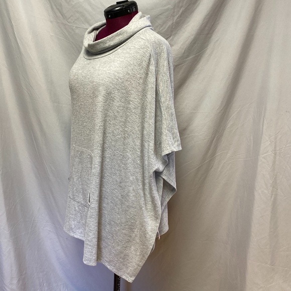 la Vie en Rose cowl neck poncho - Picture 3 of 6